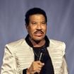 “Il ne se sent pas bien” : Lionel Richie sort de scène en plein concert, le public a compris que quelque chose n’allait pas