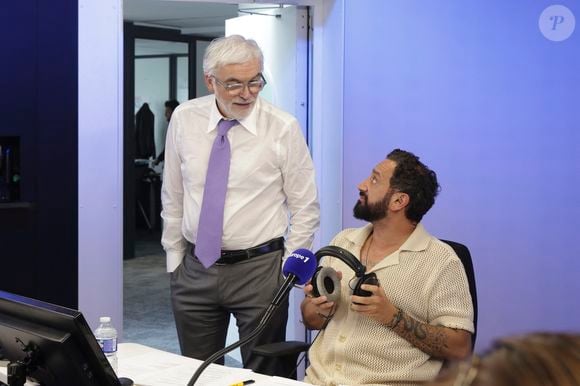 Exclusif - Pascal Praud, Cyril Hanouna sur le plateau de l'émission "On a marché sur la tête" dans les studios de Europe 1 à Paris le 20 juin 2024.

© Jack Tribeca / Bestimage