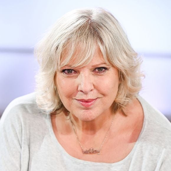 Info - L. Boccolini règle ses comptes avec F. Bollaert après son éviction des Enfants de la télé - Exclusif - Laurence Boccolini lors de l'enregistrement de l'émission Vivement dimanche présentée par M.Drucker aux studios Rive Gauche, à Paris, France, le 1er octobre 2025. Diffusion sur France 3 le 9 novembre 2025. © Guillaume Gaffiot/Bestimage