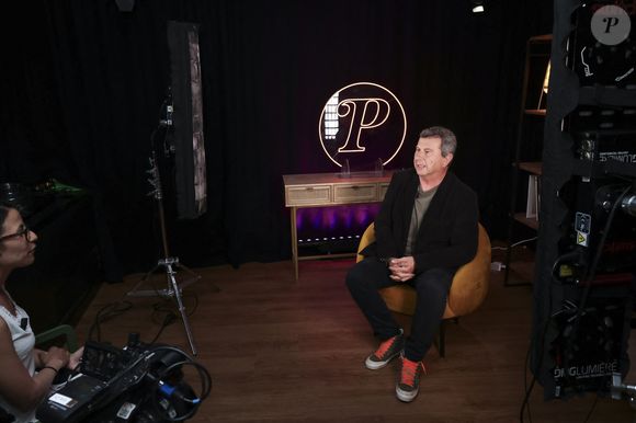 Pascal Bataille en interview pour "En privé avec", format original de Webedia © Jack Tribeca/Bestimage