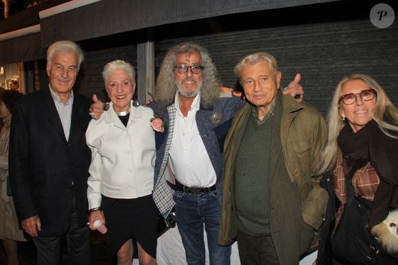 Exclusif - Catherine Euvrard et son mari, Djamel Bentenah (Affaire conclue), Alain Madelin lors de la Fête des puces de Saint Ouen au Marché Biron le 26 septembre 2024.

© Baldini / Bestimage