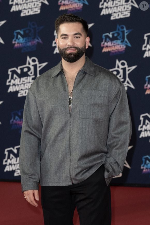 Devenu père de deux enfants, Eva Alba (née en 2021) et Darel (né en mai 2025), eus avec sa compagne Soraya, le chanteur a fait le choix de se sédentariser pour leur offrir un cadre stable. 

Kendji Girac participe à la 27ème édition des NRJ Music Awards le 31 octobre 2025 à Cannes, France. Photo par David NIVIERE/ABACAPRESS.COM