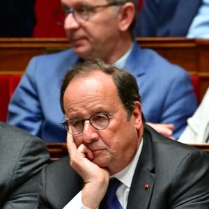 François Hollande - Le Premier ministre François Bayrou prononce son discours de sa déclaration de politique générale devant les députés à l'Assemblée nationale à Paris, France, le 14 janvier 2025. © Christian Liewig/Bestimage
