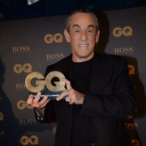 seulement sept mois après la disparition de "l'homme en noir". 

Thierry Ardisson - Intérieur - Cérémonie des "GQ 2015, Les Hommes de l'Année" au Shangri-La Hotel à Paris, le 25 janvier 2016. © Rachid Bellak/Bestimage