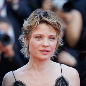 Mélanie Thierry (Bijoux Tasaki) - Montée des marches du film " La vie d'une femme " lors du 79ème Festival International du Film de Cannes, le 13 mai 2026. © Olivier Borde / Bestimage