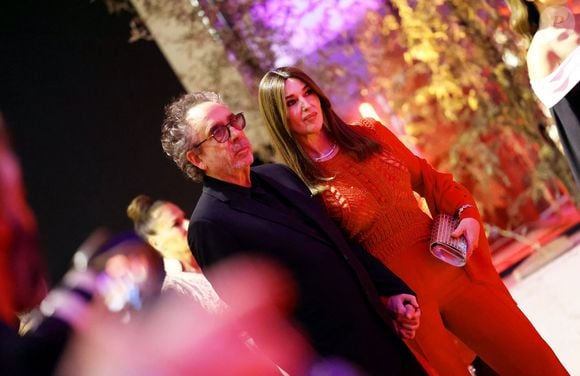 Tim Burton, Monica Bellucci au photocall de la cérémonie d'hommage à Sean Penn lors de la deuxième journée du 21e Festival international du film de Marrakech, le 30 novembre 2024 à Marrakech, Maroc. © Dominique Jacovides/Bestimage