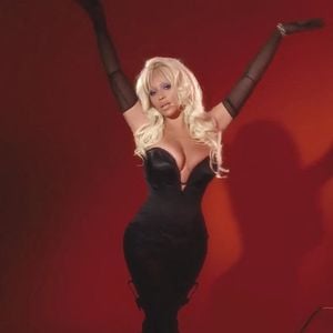 Beyonce en Pamela Anderson pour une publicité.
© Bestimage