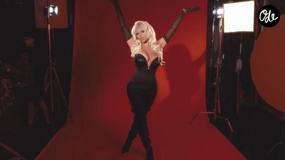 Beyonce en Pamela Anderson pour une publicité.

© Bestimage