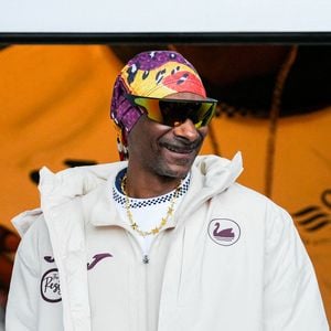 Snoop Dogg s'attaque à un tout autre domaine !
Londres, Angleterre, Royaume-Uni : Snoop Dogg arrive au Swansea.com Stadium avant le match Sky Bet Championship Swansea City vs Preston North End au Swansea.com Stadium, Swansea, Royaume-Uni. (Crédit image : © Andrew Lewis/News Images via ZUMA Press / Bestimage Wire / Bestimage)