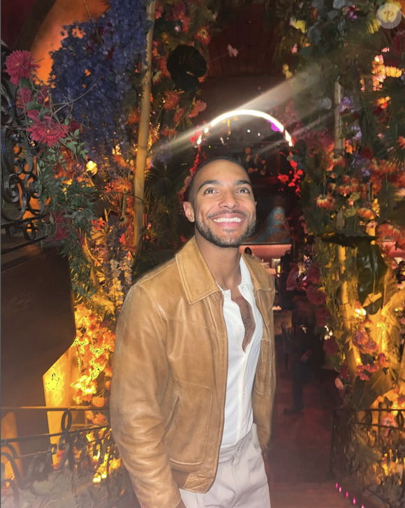 "Depuis deux ans, je m'occupe des retraités et des relations intergénérationnelles", nous explique-t-il en interview.

Benjamin Douba-Paris (Ici tout commence) sur Instagram.