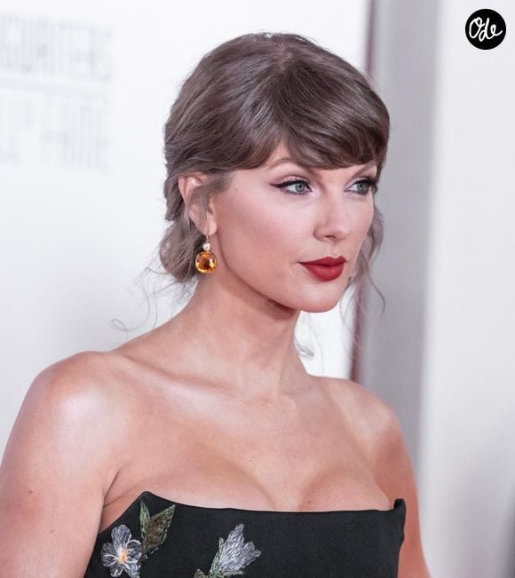 12 juin 2026, Bronx, New York, États-Unis : Taylor Swift, vêtue d’une robe signée Givenchy, assiste à la cérémonie annuelle d’intronisation et de remise de prix du Songwriters Hall of Fame au Marriott Marquis Times Square à New York(Credit Image: © Lev Radin/ZUMA Press Wire / Bestimage)