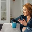 La psychologie suggère que les personnes qui se parlent à elles-mêmes "ne sont pas étranges : elles organisent leurs pensées plus clairement que la plupart des gens"