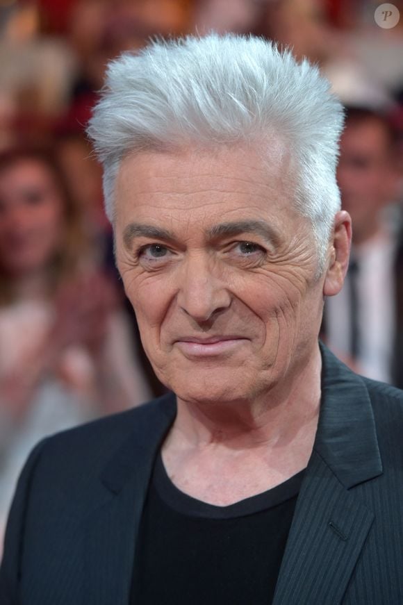 Daniel Lavoie affirme simplement : « On s’aime et je suis très heureux ».

Daniel Lavoie à l'enregistrement de l'émission "Le plus grand cabaret du monde" à La Plaine Saint-Denis, diffusée le 17 juin 2017. Le 24 avril 2017 © Giancarlo Gorassini / Bestimage
