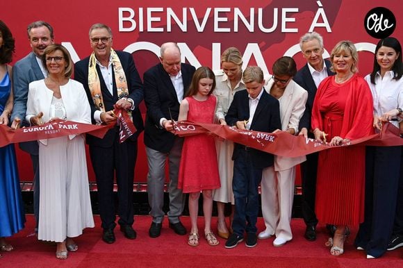 Le prince Albert II de Monaco, la princesse Charlène de Monaco, la princesse Gabriella de Monaco, comtesse de Carladès, et le prince Jacques de Monaco, marquis des Baux, assistent à l’inauguration de l’espace thématique consacré à la Principauté de Monaco à Europa-Park, à Rust, en Allemagne, le 29 juin 2026. © Dana Press/Bestimage