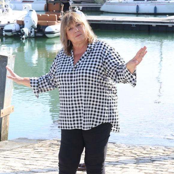 Michele Bernier lors du photocall du 'Parfum du Bonheur' lors du 27ème Festival de la Fiction de la Rochelle, France, le 19 septembre 2025. © Denis Guignebourg/Bestimage