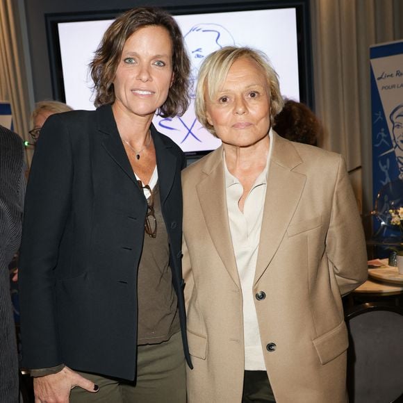 Exclusif -  Anne Le Nen et sa femme Muriel Robin - 6ème remise du prix "Fonds de dotation Line Renaud-Loulou Gasté" pour la recherche médicale à la Maison de la Recherche à Paris le 25 novembre 2024. 
© Coadic Guirec/Bestimage