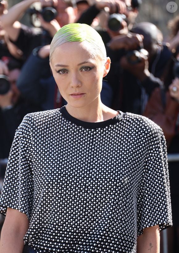 Pom Klementieff aux arrivées au défilé Rabanne Mode Collection Prêt-à-Porter Automne/Hiver 2025-2026 lors de la Fashion Week de Paris (PFW) au siège de l'Unesco, à Paris, France, le 6 mars 2025. © Denis Guignebourg/Bestimage