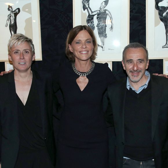 Exclusif - Les Co-autrices de la pièce : Marie Bô et Anne Le Nen entre Muriel Robin, Elie Semoun et Mathilde Seigner - Générale de la Pièce "On va tous être d'accord… ou pas " au théâtre Lepic à Paris le 6 Mai 2025. © Bertrand Rindoff/Bestimage