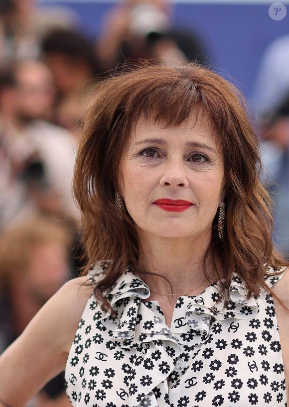 Anouk Grinberg - Photocall du film "Bonnard Pierre et Marthe" lors du 76ème Festival International du Film de Cannes le 22 mai 2023. © Moreau-Jacovides/Bestimage