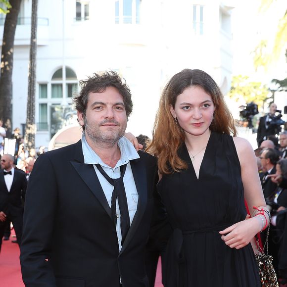 Le chanteur M (Matthieu Chedid) et sa fille Billie - Montée des marches du film « Les Filles du Soleil » lors du 71ème Festival International du Film de Cannes. Le 12 mai 2018 
© Borde-Jacovides-Moreau/Bestimage