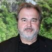 "C'est plutôt moderne mais assez coloré" : Pierre Hermé ouvre les portes de son appartement du XVIIe arrondissement de Paris