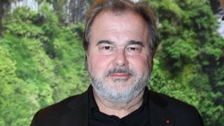"C'est plutôt moderne mais assez coloré" : Pierre Hermé ouvre les portes de son appartement du XVIIe arrondissement de Paris