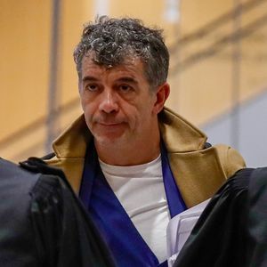 Malgré ses ennuis judiciaires, Stéphane Plaza continue de s'investir dans ses différents projets. 

Stéphane Plaza - Le procès de l’animateur vedette de télévision sur M6 et agent immobilier Stéphane Plaza débute au tribunal correctionnel de Paris, où il est jugé pour violences sur deux anciennes compagnes, à Paris, France. © Chrstophe Clovis/Bestimage