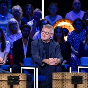 Exclusif - Laurent Ruquier, Philippe Geluck, Steevy Boulay lors de l'enregistrement de l'émission "La Boîte à secrets", présentée par F.Bollaert et diffusée le 16 octobre sur France 3, à Paris, France, le 29 septembre 2026. © Cyril Moreau/Bestimage