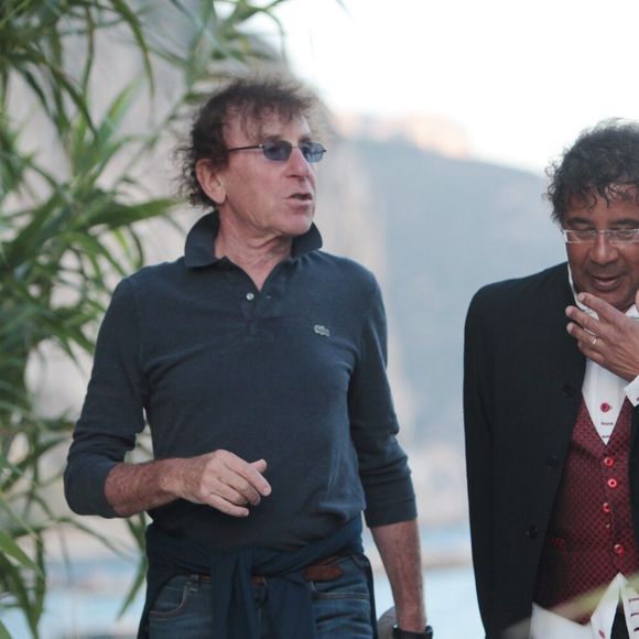 où les hommes sont plus nombreux que les femmes...", peut-on lire. 

Rendez-vous avec Alain Souchon et Laurent Voulzy, qui sont de passage à Beaulieu-sur-Mer pour peaufiner leur album, le 27 août 2014. Une collaboration sans précédent pour les deux complices !
Franck Fernandes / Nice Matin / Bestimage