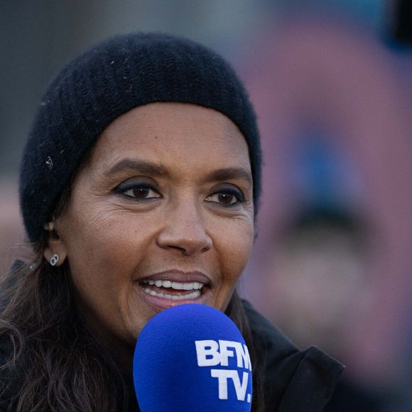 "Ma guerrière, toi qui te battait pour un combat trop fort, tu ne savais pas que le grand combat commençait maintenant."

Karine Le Marchand soutient les agriculteurs sur le barrage de l'Autoroute A4 à hauteur de Jossigny en Seine et Marne le 29 Janvier 2024. 
© Jeremy Melloul - Pierre Perusseau / Bestimage