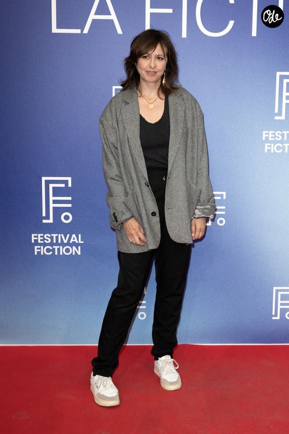 Entre alimentation, activité physique et soins, elle explique avoir trouvé un équilibre, sans pour autant renoncer à tous les petits plaisirs.

Valérie Bonneton participe à la séance photo de la cérémonie de clôture du 27e Festival de fiction de La Rochelle, le 20 septembre 2025 à La Rochelle, en France.Photo de David NIVIERE/ABACAPRESS.COM