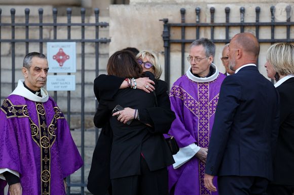 Laura Smet, Isabelle Brulier - Obsèques de Nathalie Baye en l'église Saint-Sulpice à Paris le 23 avril 2026. 

© Dominique Jacovides - Coadic Guirec / Bestimage
