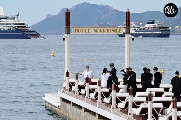 Le groupe américain Hyatt Hotels Corporation a été choisi pour assurer l’exploitation des établissements sous différentes enseignes, dont Grand Hyatt et Hyatt Regency. 

Exclusif - Gong li sur le tournage d'un clip video sur le ponton de l’Hôtel Martinez lors du 79ème Festival International du Film de Cannes le 13 mai 2026.
© Romain Doucelin / Bestimage
