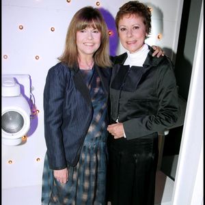 Si les médias ont longtemps entretenu le fantasme d’une rivalité, c’est parce que Dorothée et Chantal Goya brillaient chacune dans leur domaine...


Archives - Chantal Goya et Dorothée. Enregistrement de l'émission « Vivement dimanche ». Photographe : Guillaume Gaffiot/Bestimage