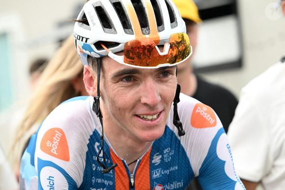 ROMAIN BARDET portrait célébrant la victoire de la première étape du Tour de France 2024 à Rimini lors de l'étape 1 - Arrivée, Tour de France à Rimini, Italie, 29 juin 2024. Photo par Gianluca Ricci/IPA/ABACAPRESS.COM