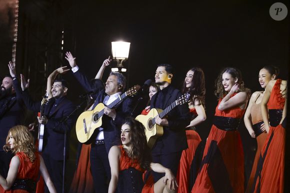 Exclusif - Chico & The Gypsies lors de l'enregistrement de "La Grande Soirée du 31 de Paris", diffusée le 31 décembre sur France 2, sur la place de la Concorde à Paris, france, le 24 novembre 2025
Guebey-Tribeca/Bestimage
