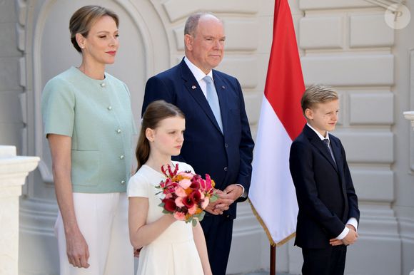Le prince Albert II de Monaco, la princesse Charlène et leurs enfants accueillent le président Emmanuel Macron , sa femme Brigitte et une délégation au palais princier à Monaco le 7 juin 2025

© Ludovic Marin / Pool / Bestimage