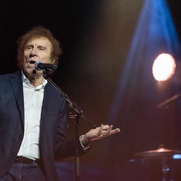 Alain Souchon a alors rapidement répondu : "Vous êtes marrant vous ! J'ai envie aussi d'aller sur la plage et de m'allonger !".

Exclusif - Alain Souchon au Gala de la Fondation Recherche Alzheimer à Paris, le 17 mars 2025. 

Photo : Olivier Borde - Bertrand Rindoff / Bestimage