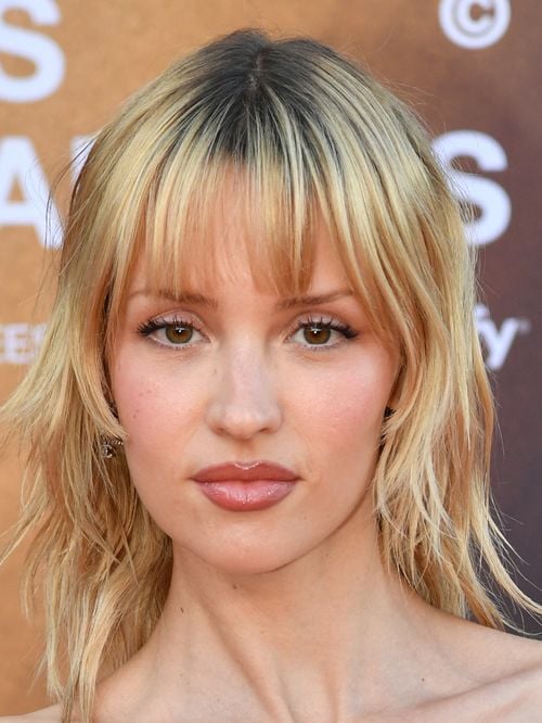 "Ça ne m'allait pas" : Angèle fait preuve d'humilité sur un look et utilise une astuce pour être libre de ses choix