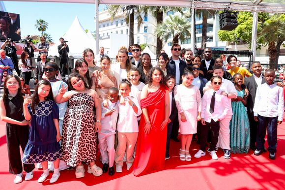 Suzanne de Baecque, Shirel Nataf, Romane Gueret, Fanta Kebe, Lise Akoka, Zakaria-Tayeb Lazab, Amel Bent, Mouctar Diawara, Yuming Hey - Montée des marches du film « Man O Bachech (Woman and child) » lors du 78ème Festival International du Film de Cannes, au Palais des Festivals à Cannes. Le 22 mai 2025
© Jacovides-Moreau / Bestimage