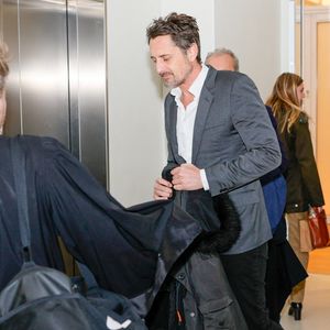 Sorties du procès Vincent Cerutti, pour atteinte sexuelle, pour avoir mordu, à deux reprises, les fesses de sa collaboratrice en 2015, Caroline Barel, au tribunal correctionnel de Paris, France, le 9 décembre 2025.