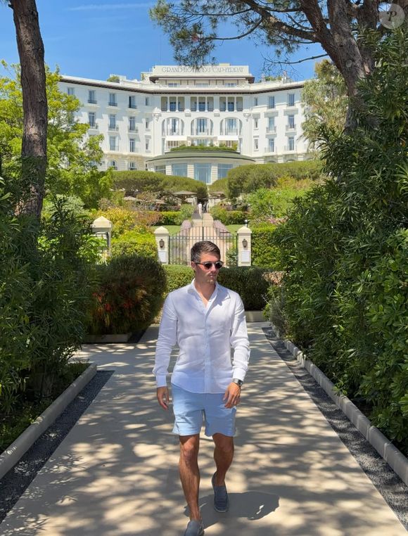 C'est au Grand-Hôtel du Cap-Ferrat qu'il a déposé ses valises, un domaine d'exception de 6 hectares offrant une vue allant de Nice à Monaco.