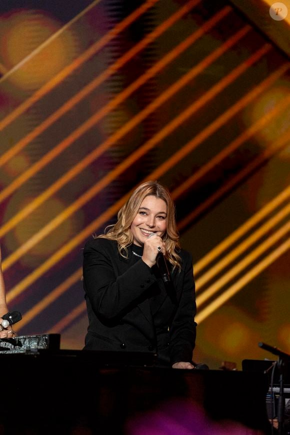 Exclusif - Santa - Enregistrement de l'émission "La fête de la chanson française" à Paris, présentée par L.Thilleman et A.Manoukian, et diffusée le 20 décembre sur France 3
© Pierre Perusseau / Bestimage