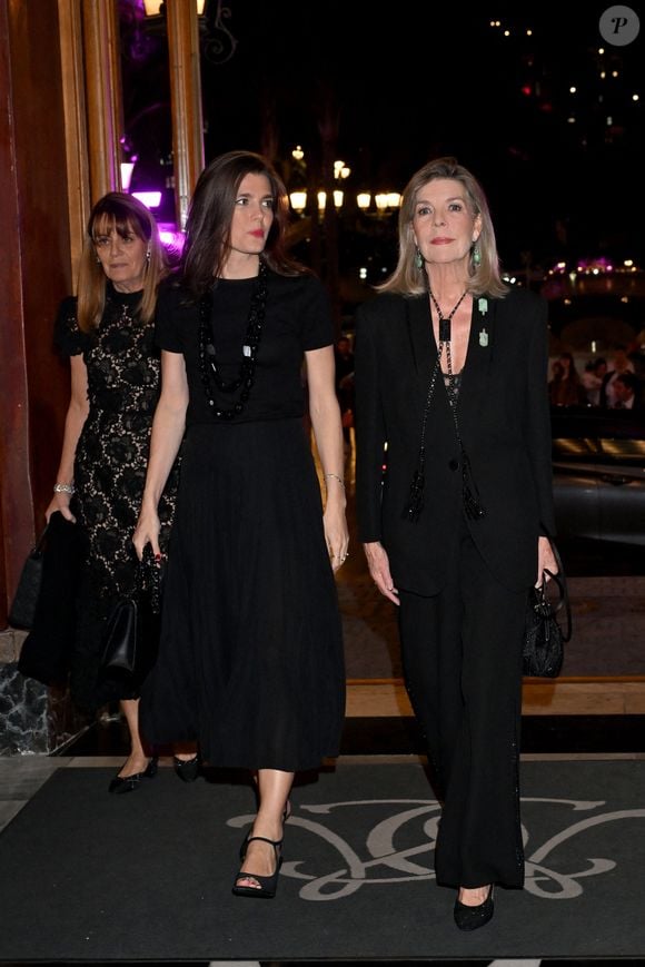 La princesse Caroline de Hanovre et sa fille Charlotte Casiraghi ont assisté à la cérémonie de proclamation de l'édition 2025 des Prix de la Fondation Prince Pierre à l'opéra Garnier à Monaco, le 14 octobre 2025. © Bruno Bebert / Bestimage