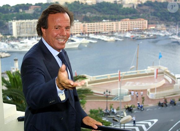 Portrait de Julio Iglesias. Le 27 juillet 2001. © Agence / Bestimage