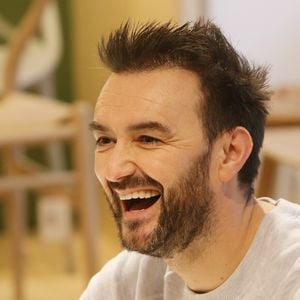 Exclusif - Cyril Lignac dédicace son livre "Saisons" à Paris le 7 décembre 2019. © Jonathan Rebboah/Panoramic/Bestimage