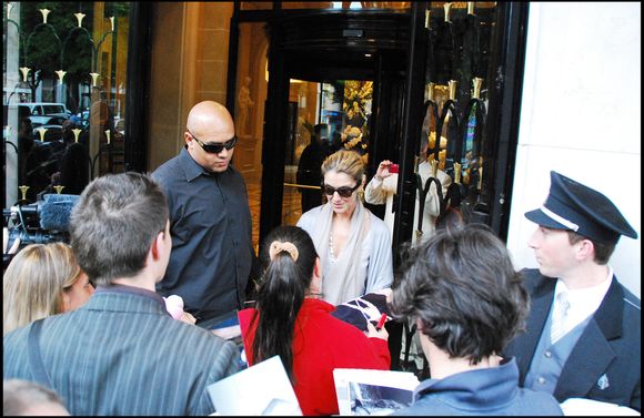 Exclusif : Céline Dion est de retour à l’Hôtel George V à Paris.
Crédit photo : Bertrand Vanier / Bestimage.