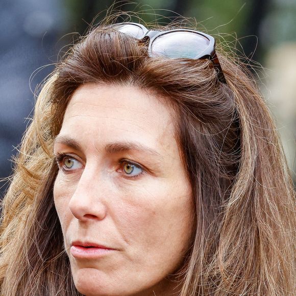 Voilà déjà bientôt dix ans qu'Anne-Claire Coudray incarne les JT de TF1 les week-ends. 

Anne-Claire Coudray - Obsèques de Jean-Pierre Pernaut en la Basilique Sainte-Clotilde à Paris.

© Cyril Moreau / Bestimage