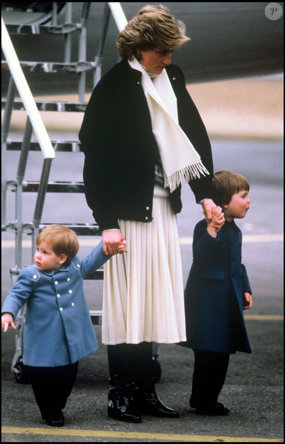 La princesse Diana avec ses fils William et Harry en 1986
©ALPHA AGENCY / BESTIMAGE