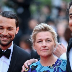 Patrick Cohen, Anne-Elisabeth Lemoine, Bertrand Chameroy sur le tapis rouge de Killers Of The Flower Moon lors de la 76e édition du festival de Cannes au Palais des Festivals le 20 mai 2023 à Cannes, France . Photo by Franck Castel/ABACAPRESS.COM